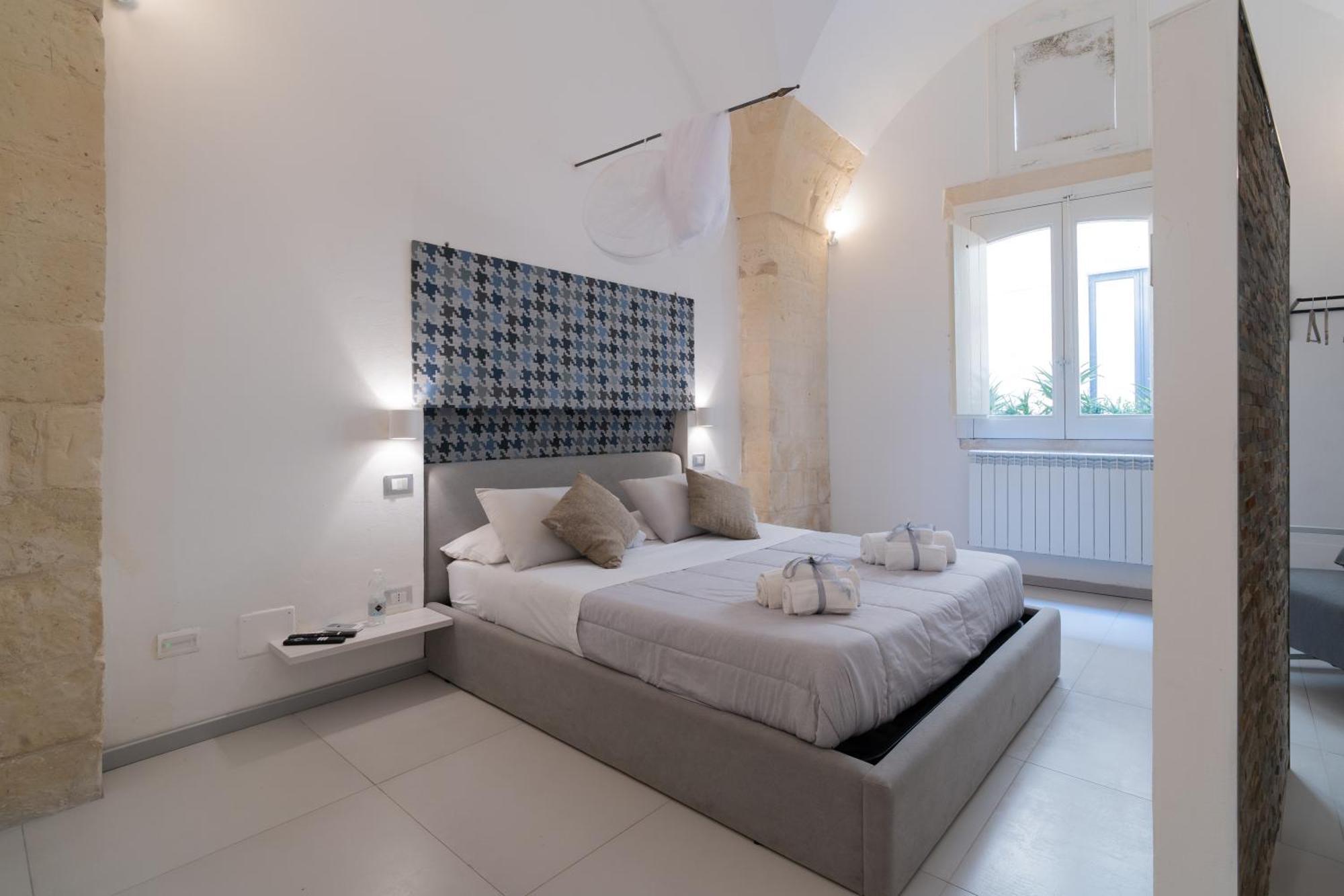 Dimora Barocca Luxury Suites Lecce Exterior photo