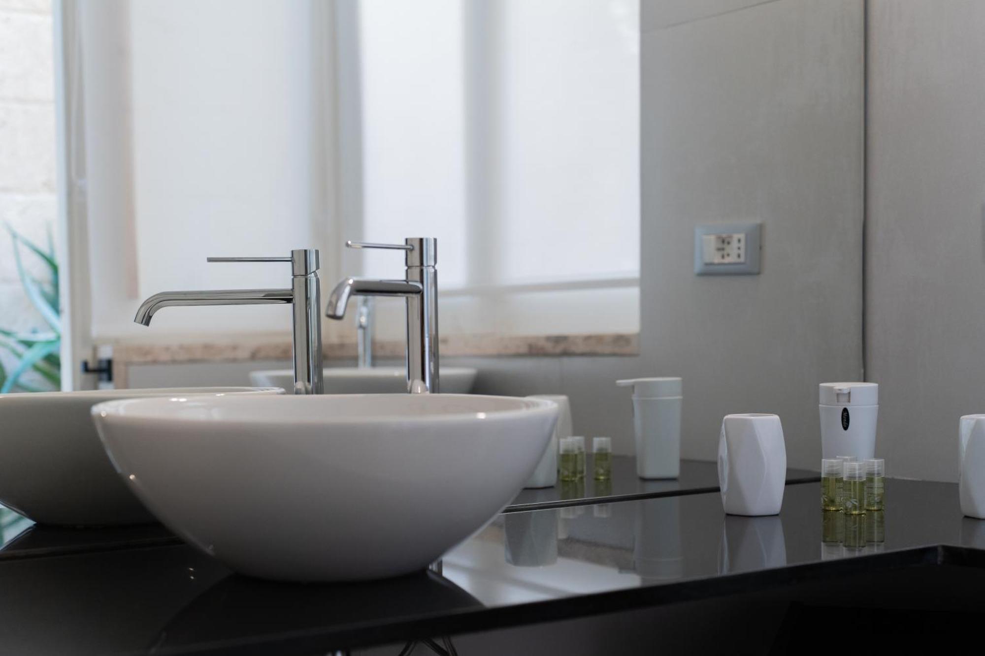 Dimora Barocca Luxury Suites Lecce Exterior photo