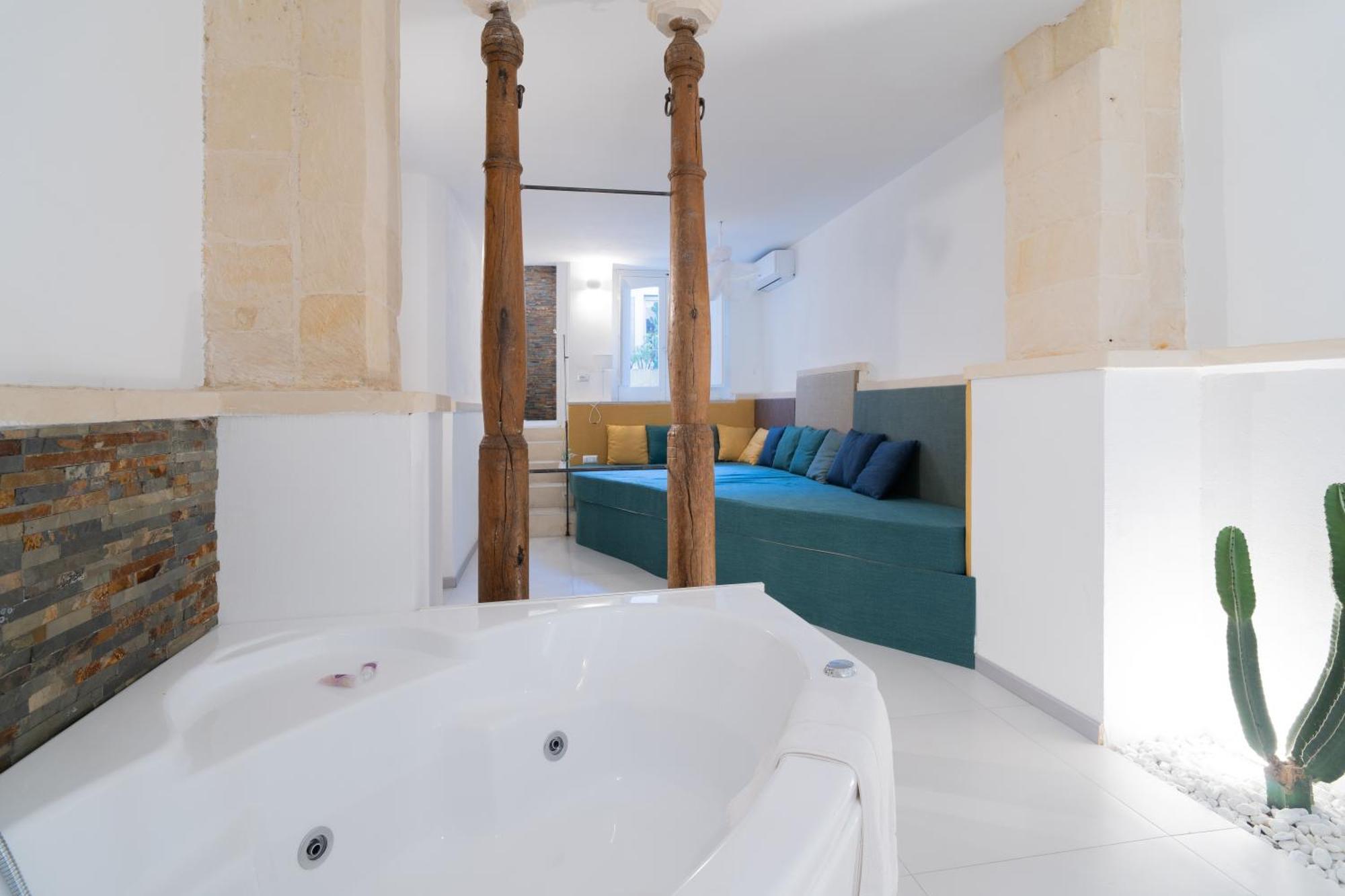 Dimora Barocca Luxury Suites Lecce Exterior photo