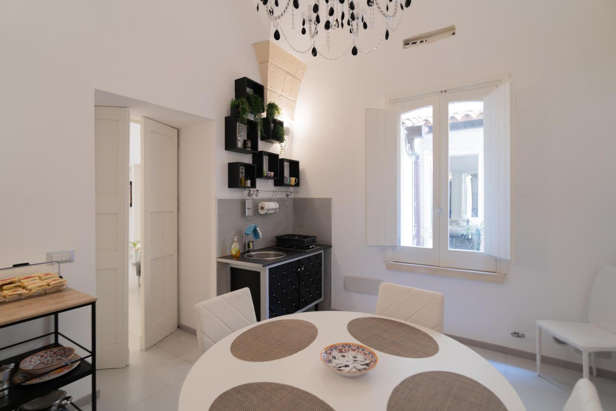 Dimora Barocca Luxury Suites Lecce Exterior photo