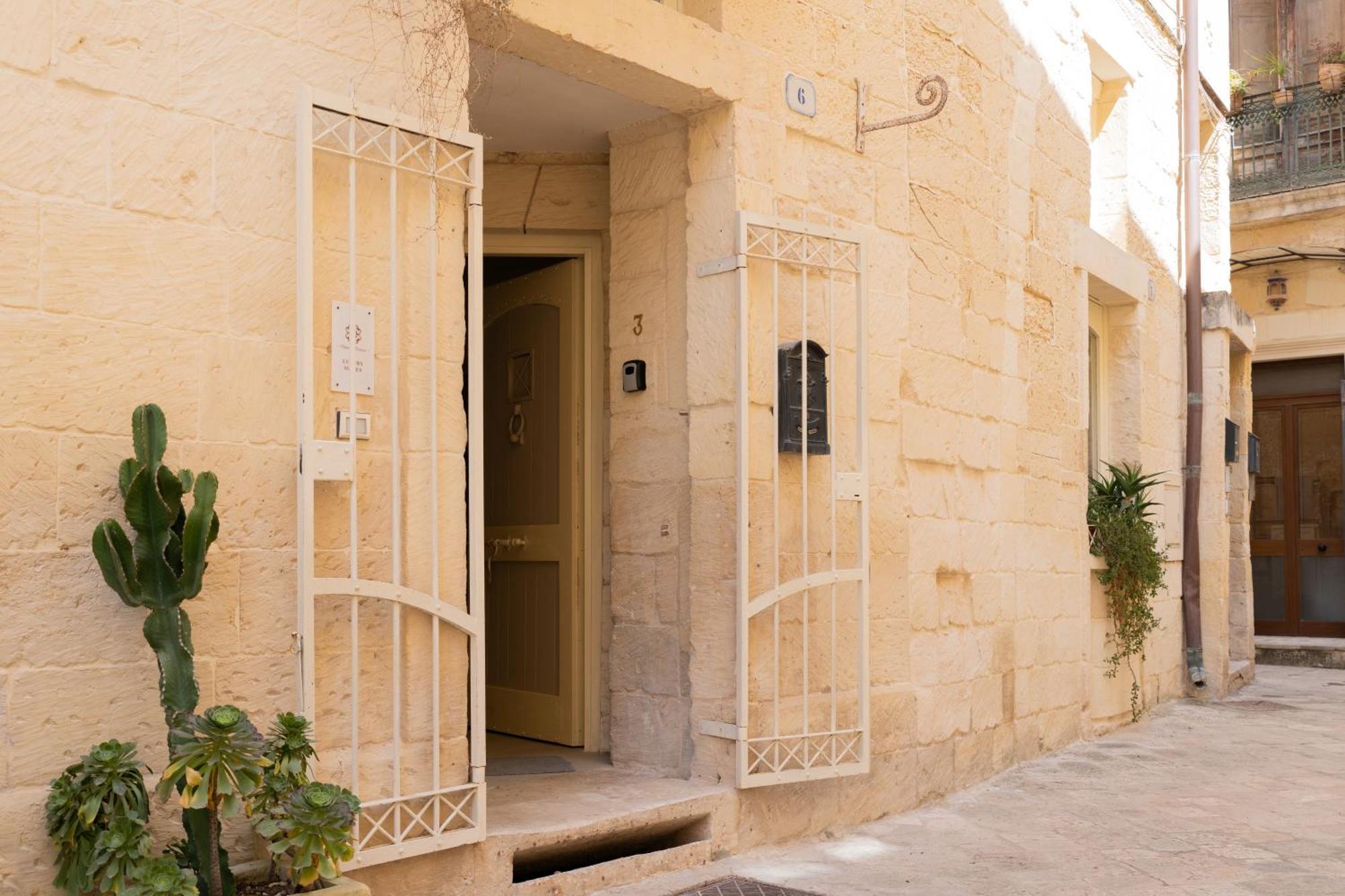 Dimora Barocca Luxury Suites Lecce Exterior photo